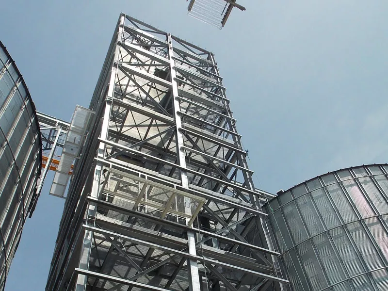 Dè an dreuchd a th 'ann an tùir structar stàilinn ann am bun-structar an latha an-diugh?
